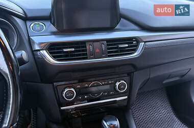 Седан Mazda 6 2016 в 