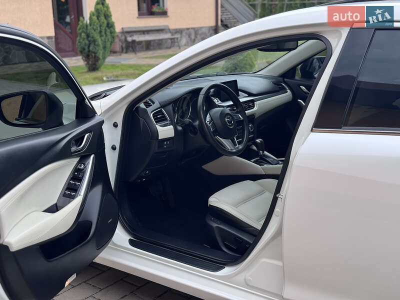 Седан Mazda 6 2016 в Киеве
