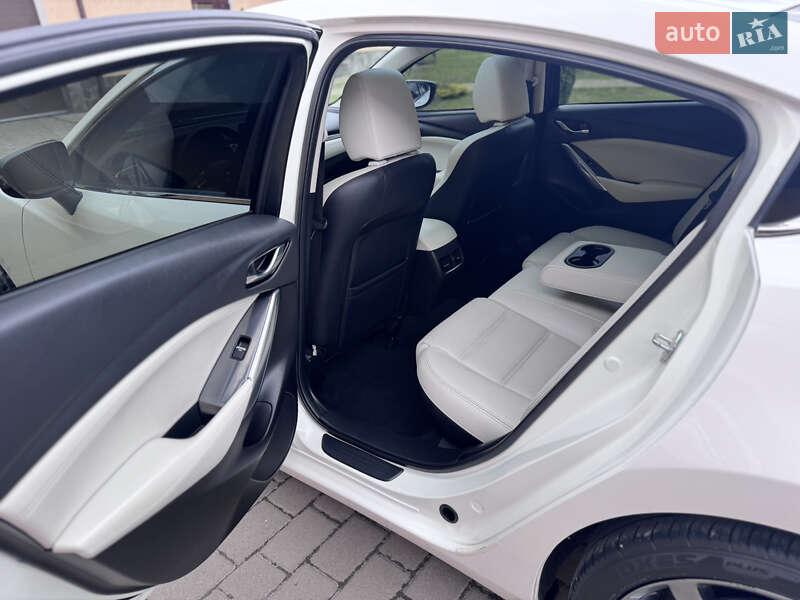 Седан Mazda 6 2016 в Киеве