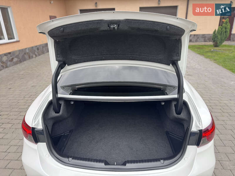 Седан Mazda 6 2016 в Киеве