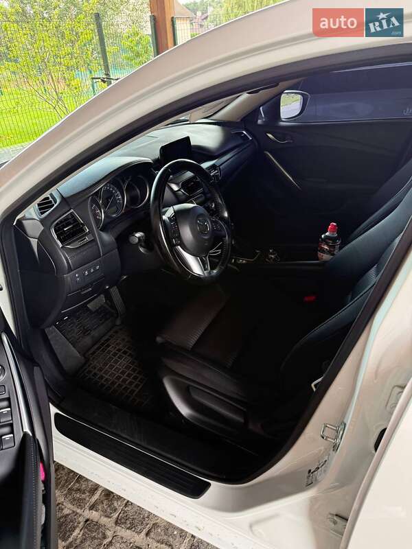 Седан Mazda 6 2015 в Киеве