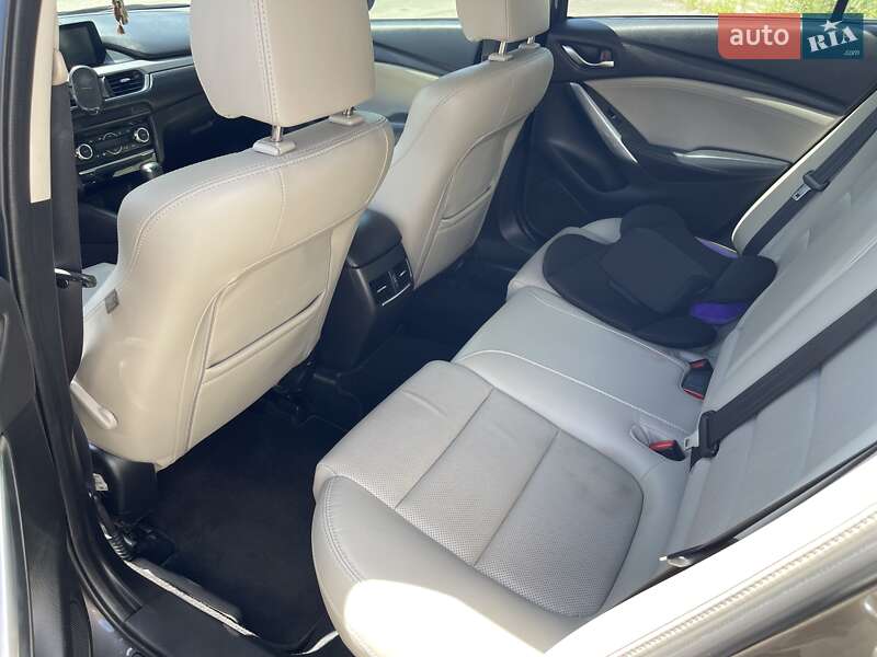 Седан Mazda 6 2015 в Дніпрі