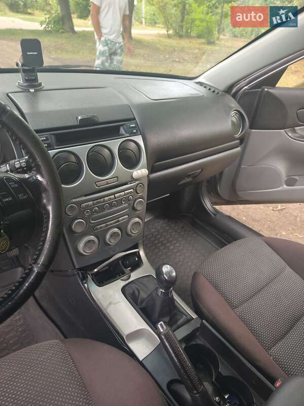 Седан Mazda 6 2004 в Чугуеве