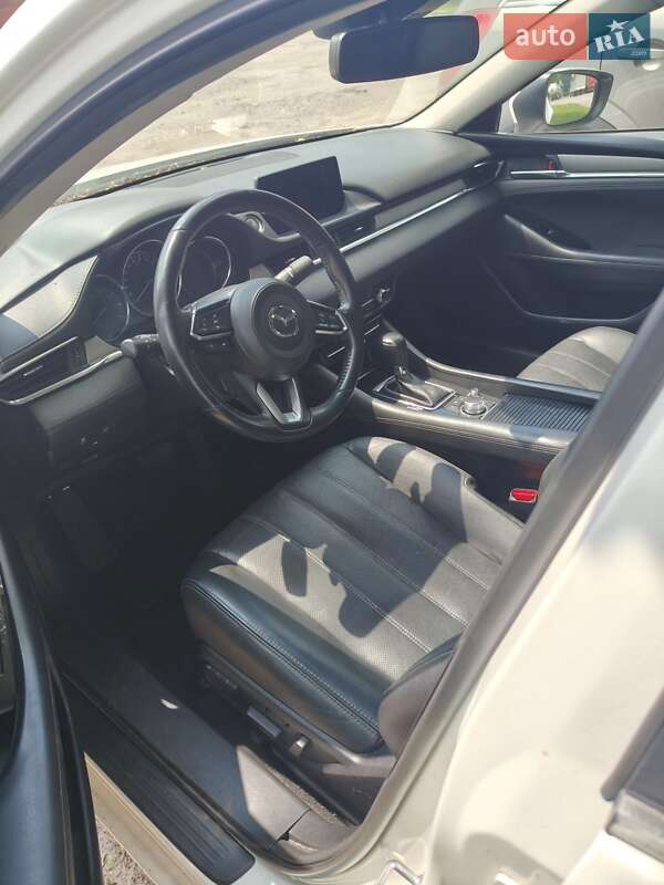 Седан Mazda 6 2019 в Острозі