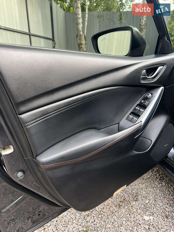 Седан Mazda 6 2015 в Нікополі
