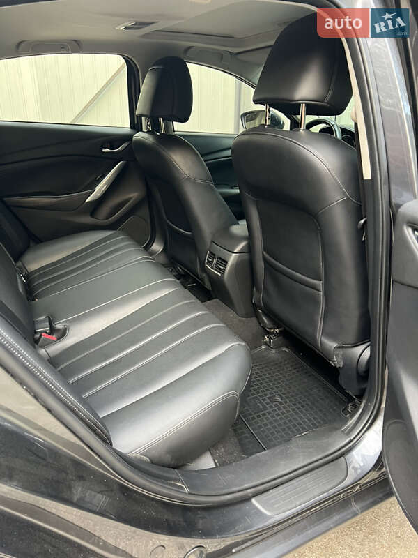 Седан Mazda 6 2015 в Нікополі