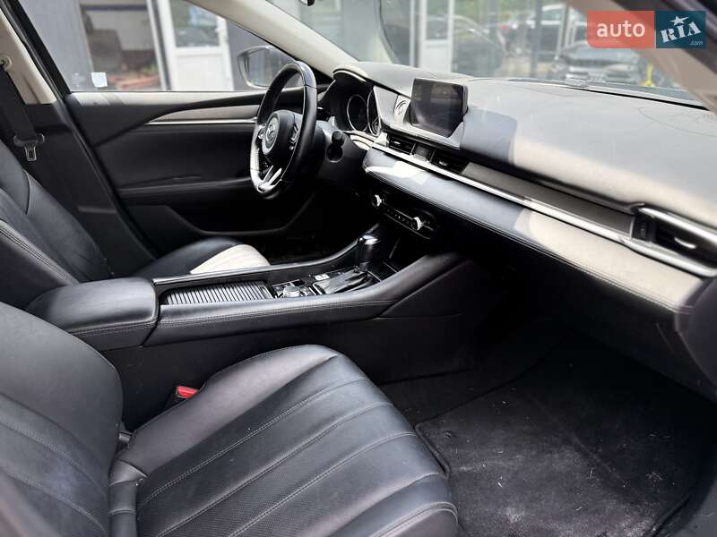 Седан Mazda 6 2018 в Львове