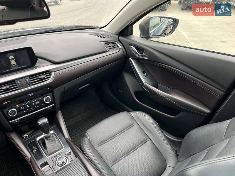 Седан Mazda 6 2015 в Львове