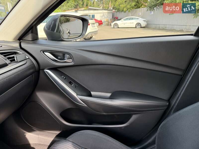 Седан Mazda 6 2016 в Киеве