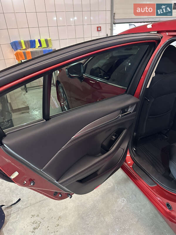 Седан Mazda 6 2018 в Львове