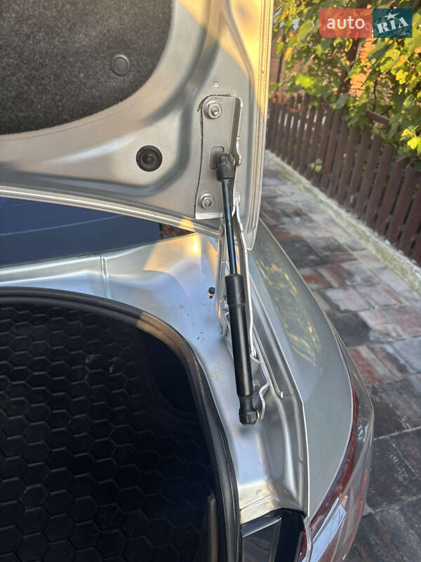 Седан Mazda 6 2009 в Ровно