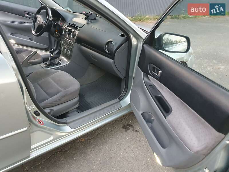 Седан Mazda 6 2003 в Черновцах