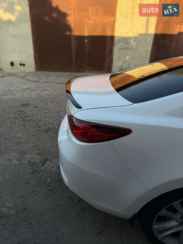 Седан Mazda 6 2015 в Кривом Роге