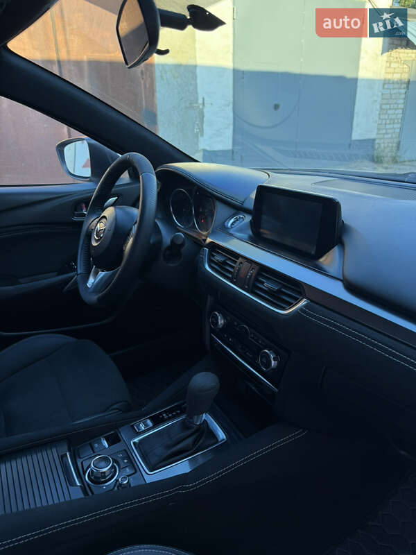 Седан Mazda 6 2015 в Кривом Роге