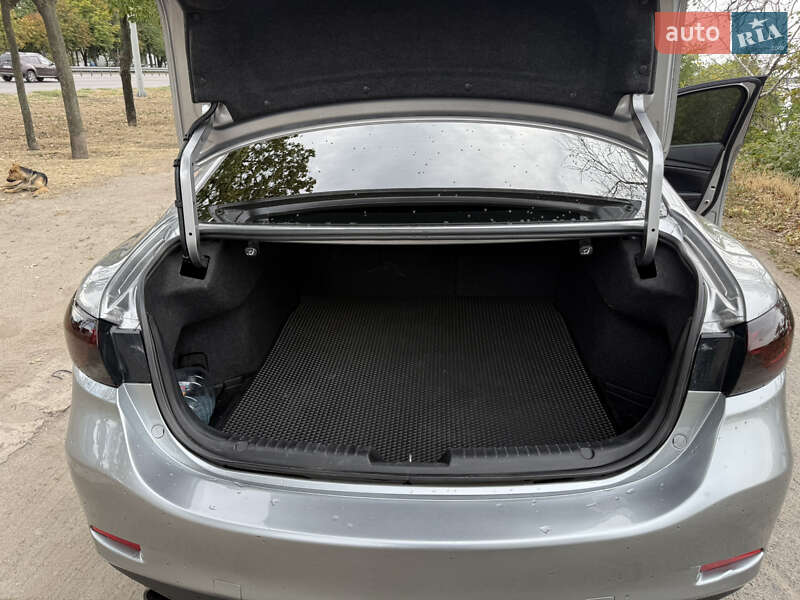 Седан Mazda 6 2014 в Черновцах