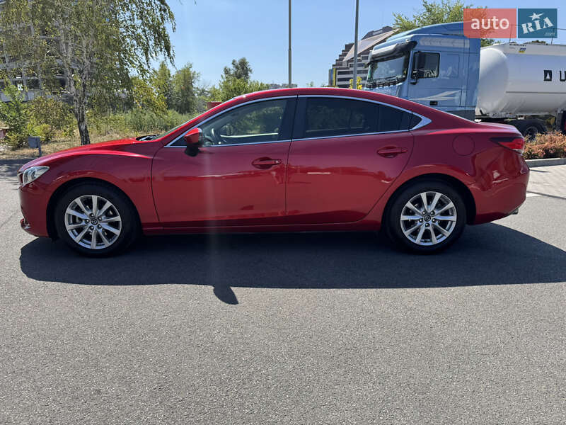 Седан Mazda 6 2015 в Днепре