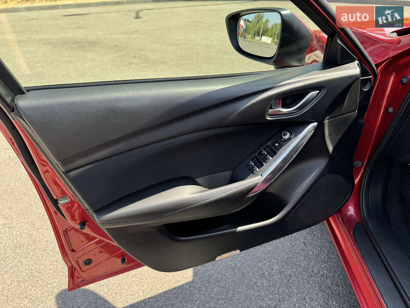 Седан Mazda 6 2015 в Днепре