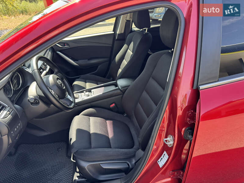 Седан Mazda 6 2015 в Днепре