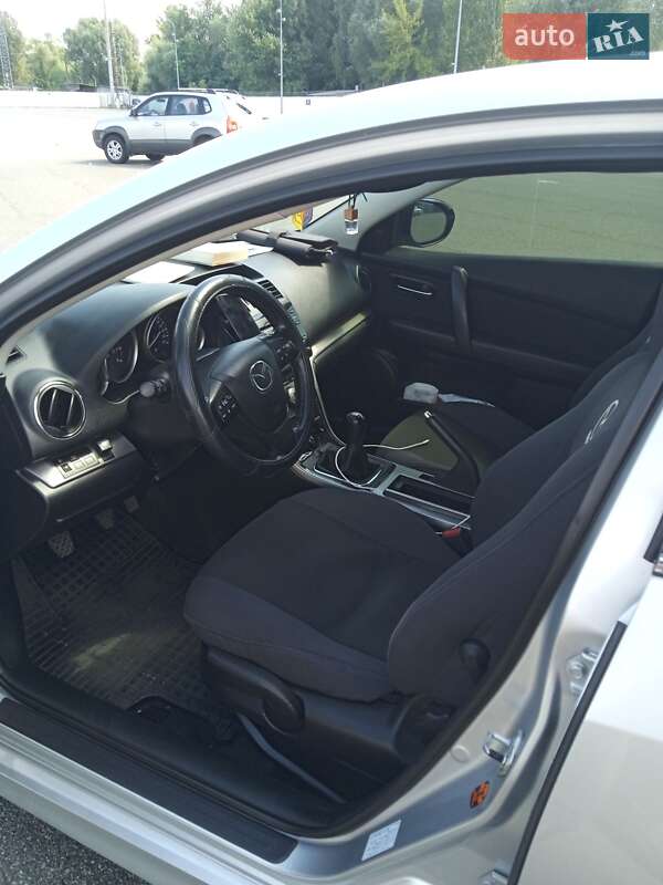 Седан Mazda 6 2011 в Обухове