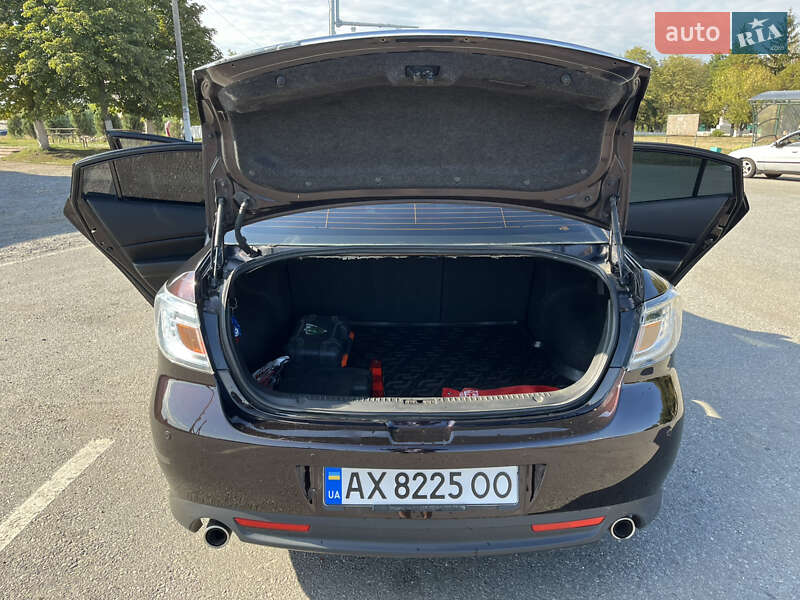 Седан Mazda 6 2009 в Старых Петровцах