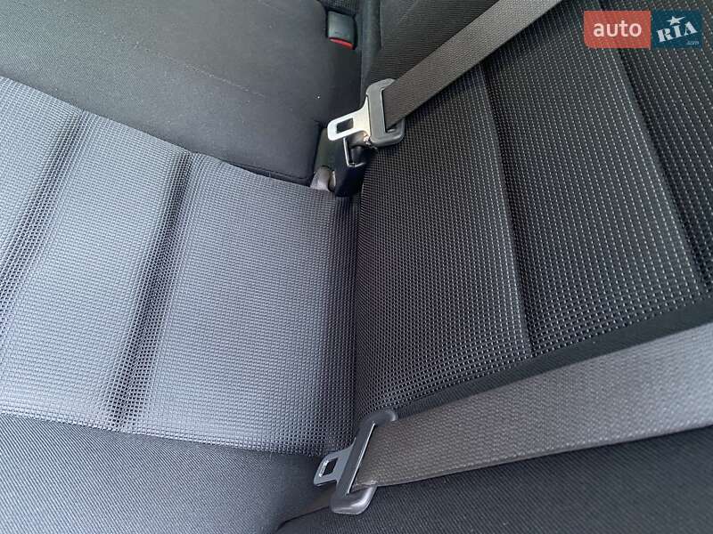 Седан Mazda 6 2006 в Днепре