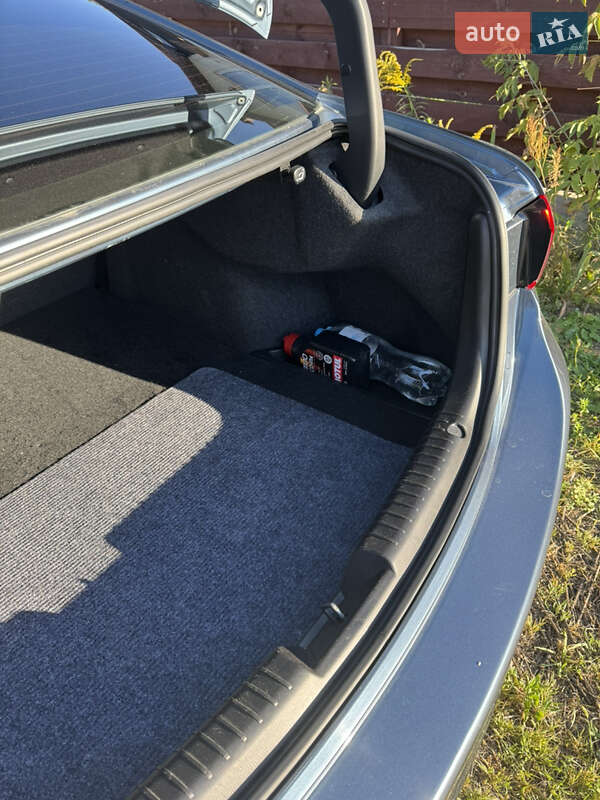 Седан Mazda 6 2014 в Киеве