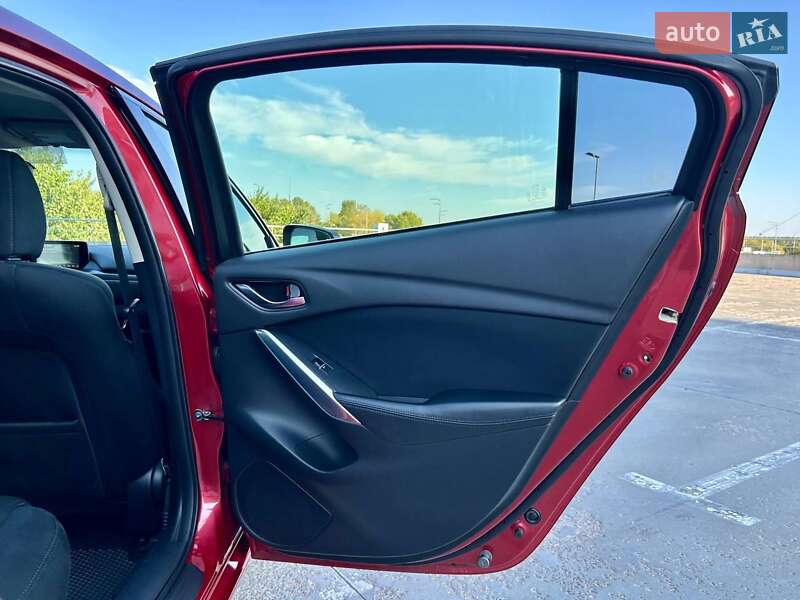 Седан Mazda 6 2016 в Киеве