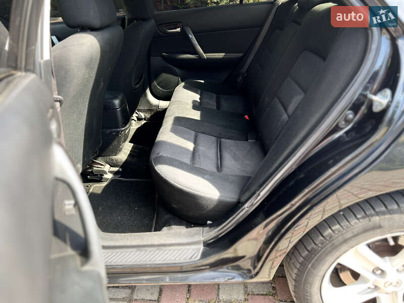 Седан Mazda 6 2006 в Мостиске