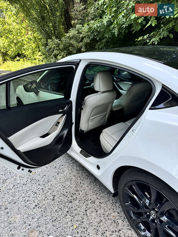 Седан Mazda 6 2016 в Тернополе