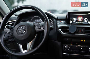 Седан Mazda 6 2016 в 