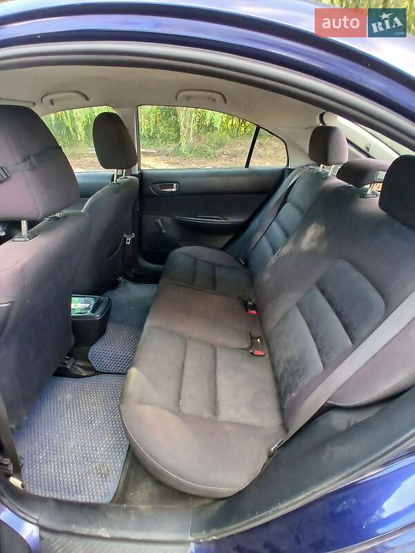 Седан Mazda 6 2002 в Львове