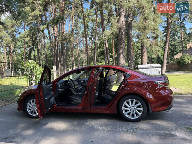 Седан Mazda 6 2011 в Чернигове