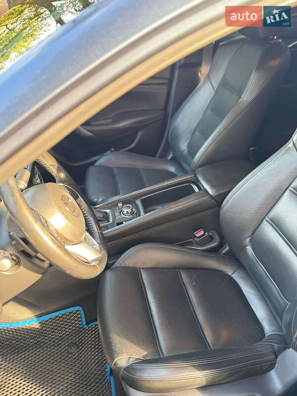 Седан Mazda 6 2016 в Кропивницком