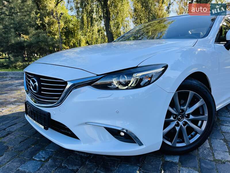 Седан Mazda 6 2016 в Киеве