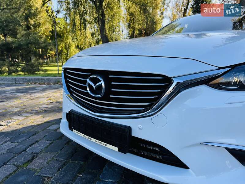 Седан Mazda 6 2016 в Киеве