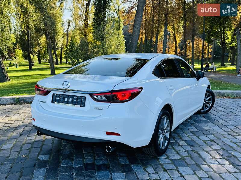 Седан Mazda 6 2016 в Киеве