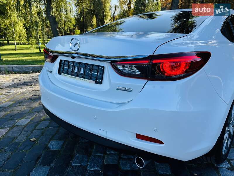Седан Mazda 6 2016 в Киеве