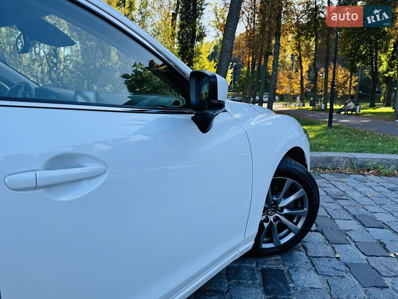 Седан Mazda 6 2016 в Киеве