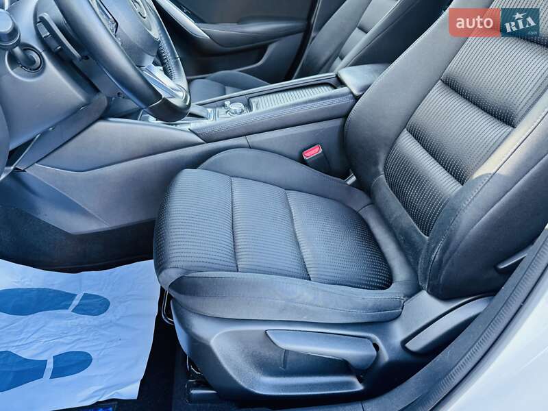 Седан Mazda 6 2016 в Киеве