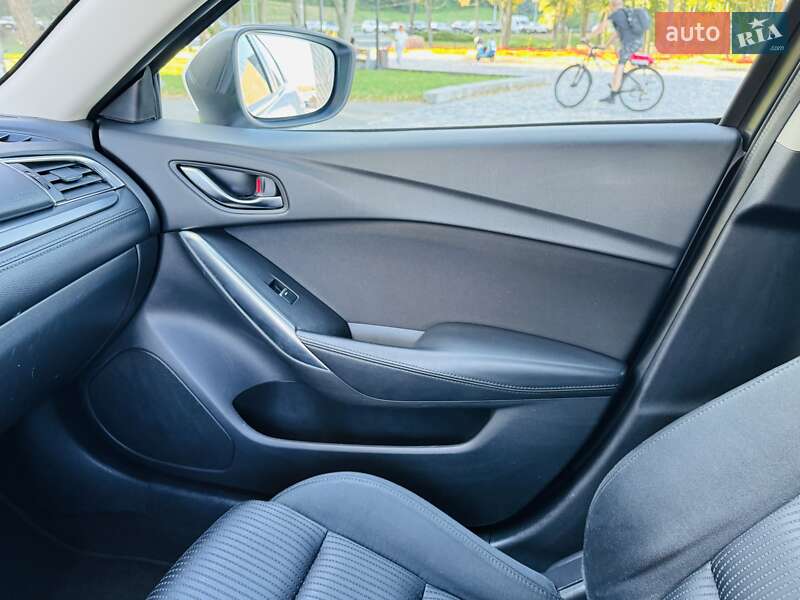 Седан Mazda 6 2016 в Киеве