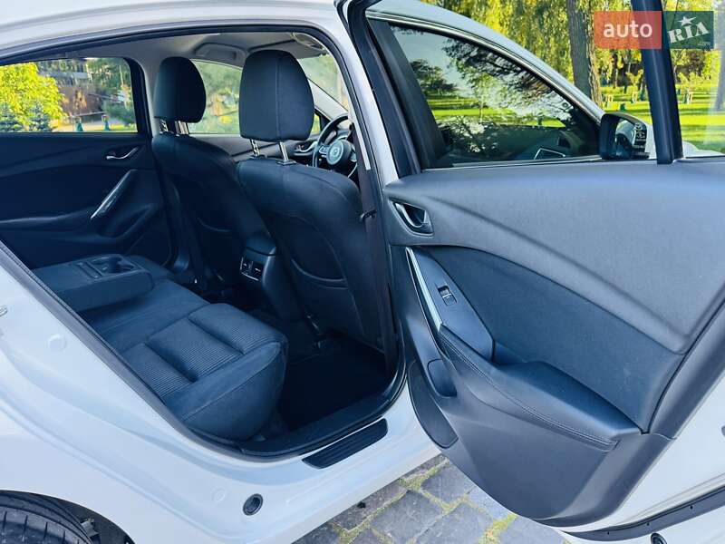 Седан Mazda 6 2016 в Киеве