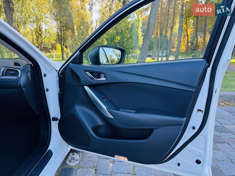 Седан Mazda 6 2016 в Киеве
