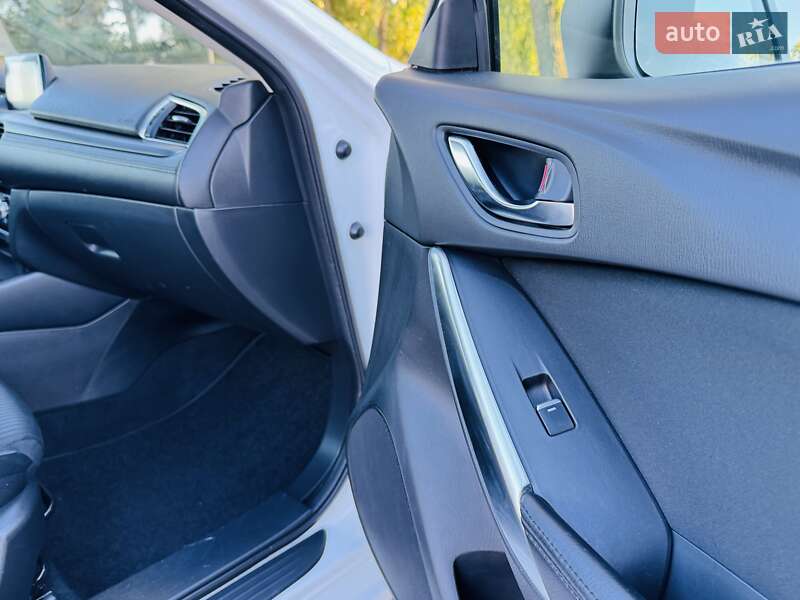 Седан Mazda 6 2016 в Киеве