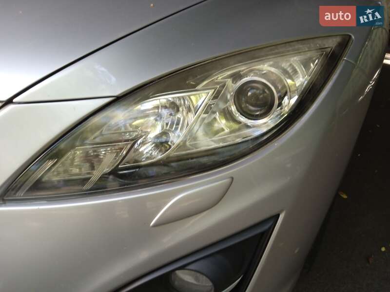 Седан Mazda 6 2011 в Обухове