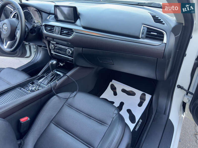 Универсал Mazda 6 2015 в Ровно