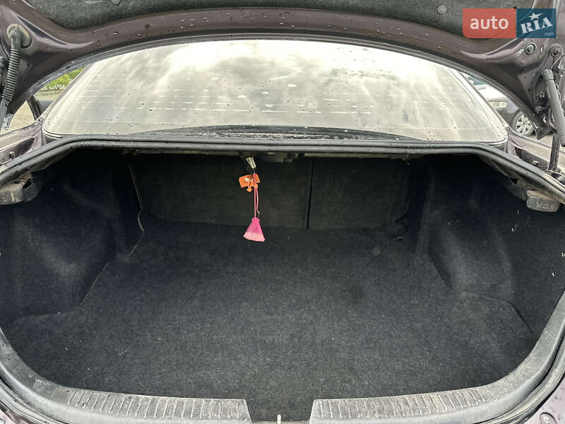 Седан Mazda 6 2006 в Жовкве