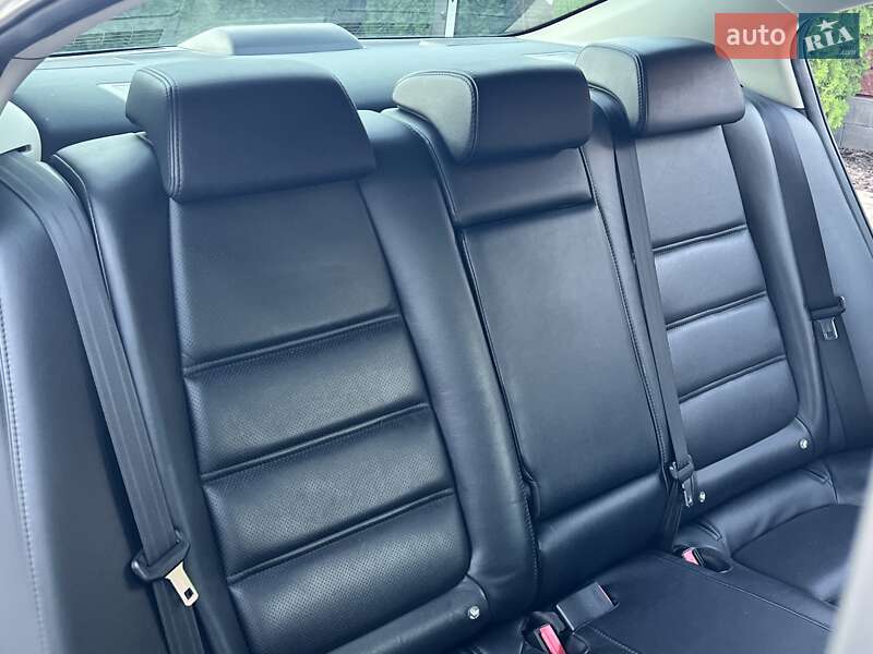 Седан Mazda 6 2015 в Ровно