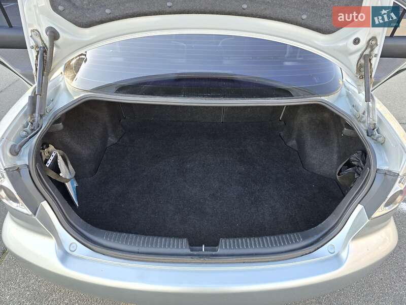 Седан Mazda 6 2003 в Киеве