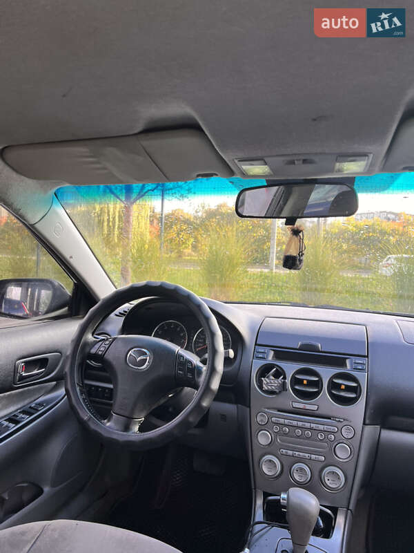 Седан Mazda 6 2004 в Ровно
