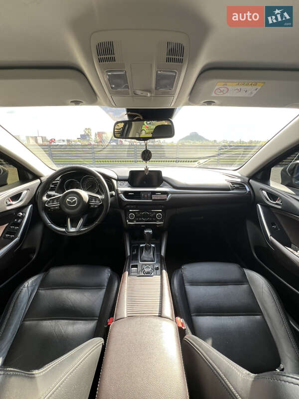 Седан Mazda 6 2016 в Мукачево